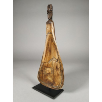 Medicijncontainer gemaakt van schouderblad van een paard